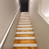 Staircase treads & handrail install